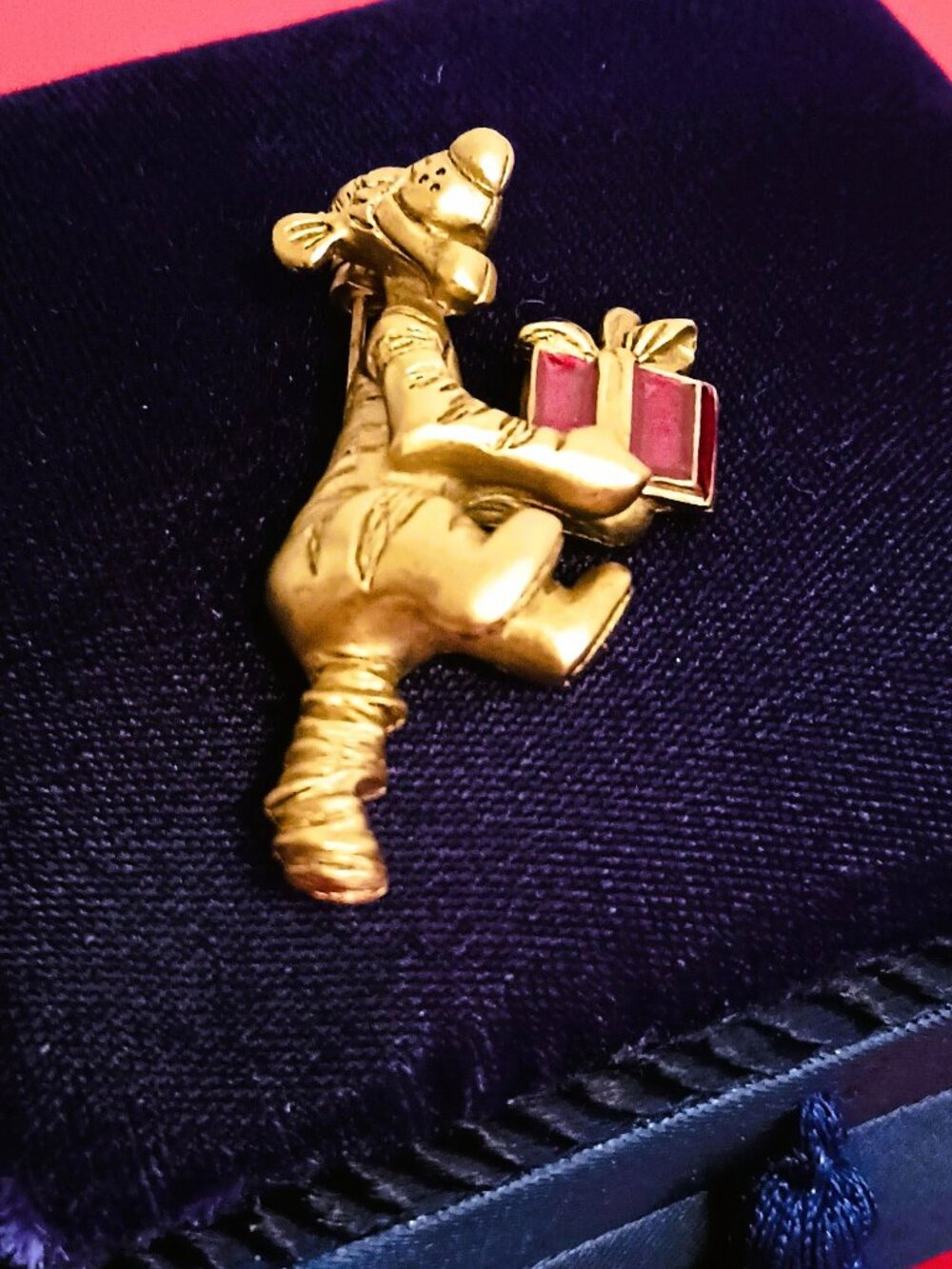 Vtg Disney Tigger with Present Brooch Gold Tone Red Enameled Holiday Gift Pin
